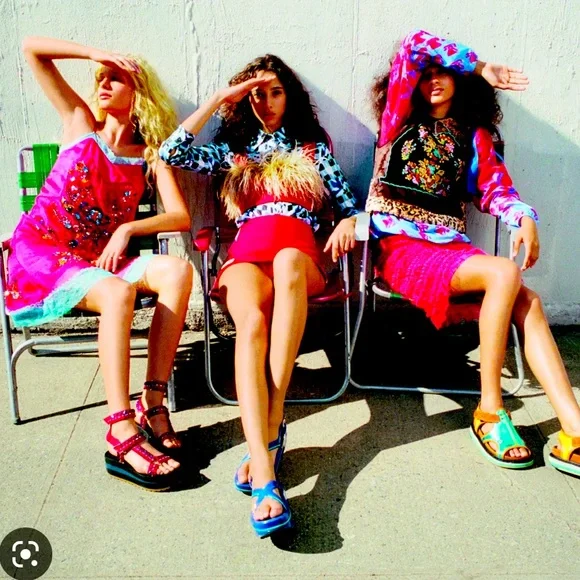 Sandals ! - Picture 1 of 1